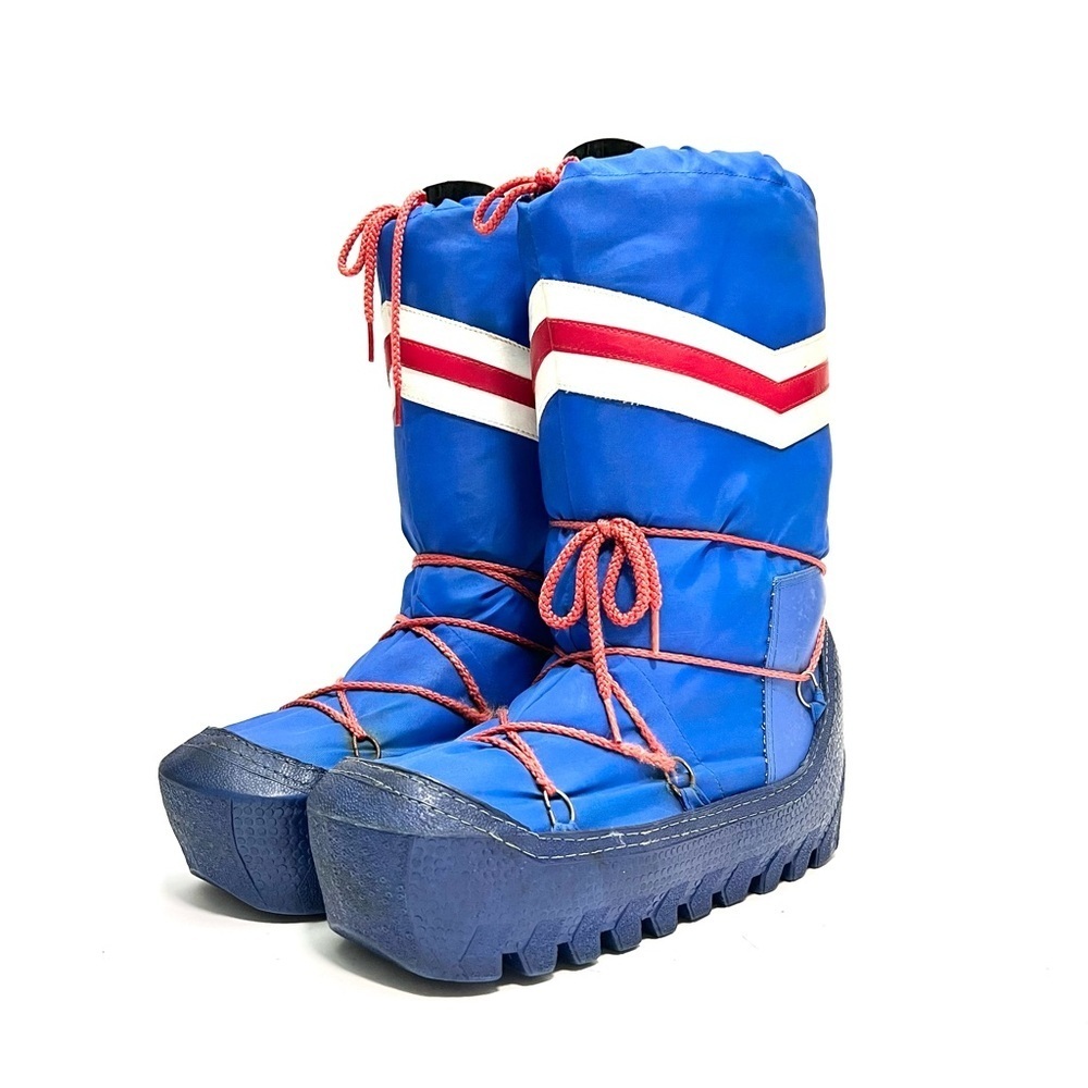 Vintage 1980s women’s blue nylon platform moon boot style winter snow boots